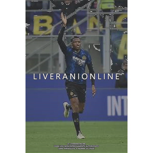 Denzel Dumfries (Inter) esulta dopo il gol dell\'1 a 0 Inter vs Roma Campionato Serie A TIM - 34a giornata Milano 23-04-2022 Stadio Giuseppe Meazza - San Siro foto Roberto Garavaglia/ag. Aldo Liverani sas/AG ALDO LIVERANI SAS
