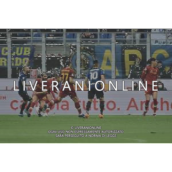 Marcelo Brozovic (Inter) segna il gol del 2 a 0 Inter vs Roma Campionato Serie A TIM - 34a giornata Milano 23-04-2022 Stadio Giuseppe Meazza - San Siro foto Roberto Garavaglia/ag. Aldo Liverani sas/AG ALDO LIVERANI SAS/AG ALDO LIVERANI SAS