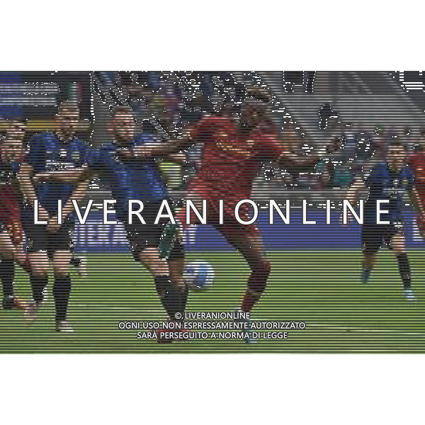 Edin Dzeko, Stefan de Vrij (Inter) e Tammy Abraham (Roma) Inter vs Roma Campionato Serie A TIM - 34a giornata Milano 23-04-2022 Stadio Giuseppe Meazza - San Siro foto Roberto Garavaglia/ag. Aldo Liverani sas/AG ALDO LIVERANI SAS