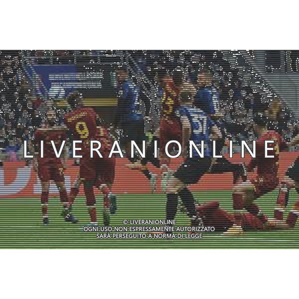Lautaro Martinez (Inter) segna il gol del 3 a 0 Inter vs Roma Campionato Serie A TIM - 34a giornata Milano 23-04-2022 Stadio Giuseppe Meazza - San Siro foto Roberto Garavaglia/ag. Aldo Liverani sas/AG ALDO LIVERANI SAS