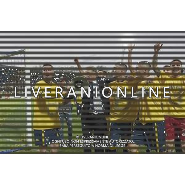Foto Alessandro Castaldi/AGENZIA ALDO LIVERANI SAS Modena Vs Pontedera - Serie C Lega Pro 2021/2022 - 23/04/22 Modena, - Stadio Alberto Braglia - Italia - Nella foto: festeggiamenti del Modena finito la partita - Promozione serie B - attilio tesser ©ACastaldi/AG ALDO LIVERANI SAS