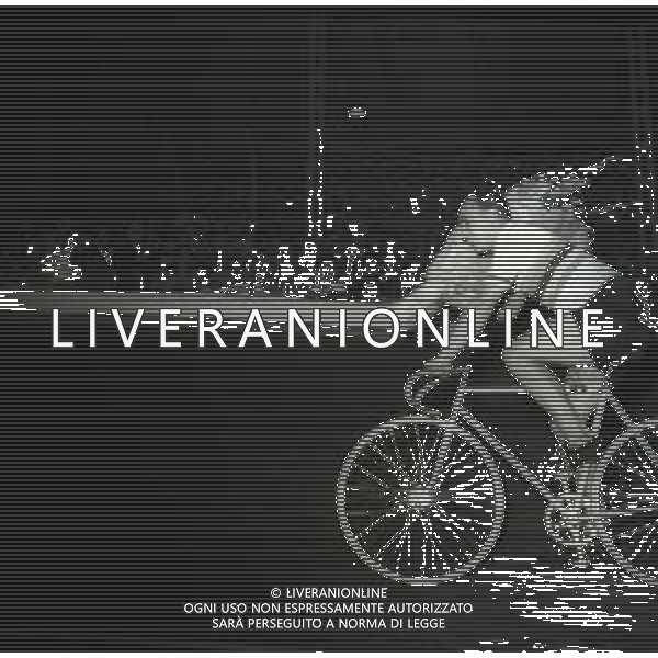 RETROSPETTIVA ANTONIO MASPES CICLISTA NELLA FOTO ANTONIO MASPES AL VIGORELI AMILANO DIVENTA CAMPIONE DEL MONDO DI CICLISMO NELL\'ANNO 1958 AG ALDO LIVERANI SAS