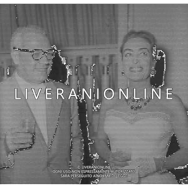 RETROSPETTIVA JOAN CRAWFORD ATTRICE NELLA FOTO JOAN CRAWFORD A ROMA NELL\'ANNO 1952 CON IL MARITO ALFRED NU STEEL AG ALDO LIVERANI SAS