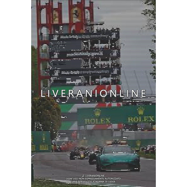 Max Verstappen (NLD) Red Bull Racing RB18 leads behind the Aston Martin FIA Safety Car. 24.04.2022. Formula 1 World Championship, Rd 4, Emilia Romagna Grand Prix, Imola, Italy, Race Day. - www.xpbimages.com, EMail: requests@xpbimages.com © Copyright: Batchelor / XPB Images/ AGENZIA ALDO LIVERANI SAS - ITALY ONLY EDITORIAL USE ONLY