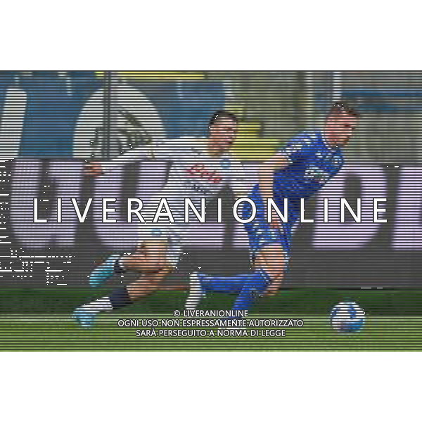Fabio Fagiolini/LMedia - Empoli FC vs SSC Napoli - italian soccer Serie A match 2021/2022 April 24 2022 - Carlo Castellani stadium Empoli, Italy Empoli FC vs SSC Napoli Photo showing: Andrea Pinamonti (Empoli) surpasses Hirving Lozano (Napoli) @Fabio Fagiolini/LiveMedia AG ALDO LIVERANI SAS