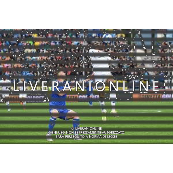 Fabio Fagiolini/LMedia - Empoli FC vs SSC Napoli - italian soccer Serie A match 2021/2022 April 24 2022 - Carlo Castellani stadium Empoli, Italy Empoli FC vs SSC Napoli Photo showing: header of Victor Osimhen (Napoli) against Mattia Viti (Empoli) @Fabio Fagiolini/LiveMedia AG ALDO LIVERANI SAS