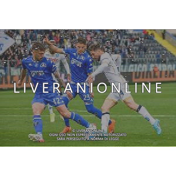 Fabio Fagiolini/LMedia - Empoli FC vs SSC Napoli - italian soccer Serie A match 2021/2022 April 24 2022 - Carlo Castellani stadium Empoli, Italy Empoli FC vs SSC Napoli Photo showing: Dries Mertens (Napoli) fights for the ball against Mattia Viti (Empoli) and Kristjan Asllani (Empoli) @Fabio Fagiolini/LiveMedia AG ALDO LIVERANI SAS