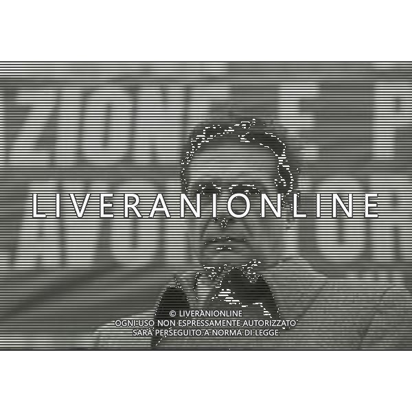 RETROSPETTIVA LUCIANO LAMA POLITICO NELL FOTO LUCIANO LAMA A MILANO IN PIAZZA DUOMO IN UN COMIZIO NELL\'ANNO 1975 AG ALDO LIVERANI SAS