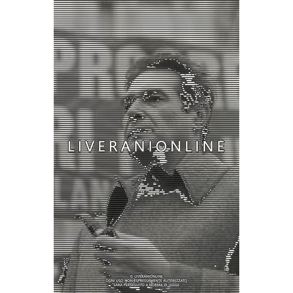 RETROSPETTIVA LUCIANO LAMA POLITICO NELL FOTO LUCIANO LAMA A MILANO IN PIAZZA DUOMO IN UN COMIZIO NELL\'ANNO 1975 AG ALDO LIVERANI SAS