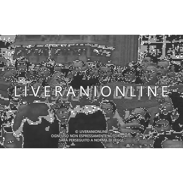 RETROSPETTIVA LUCIANO LAMA POLITICO NELL FOTO LUCIANO LAMA A MILANO IN PIAZZA DUOMO IN UN COMIZIO NELL\'ANNO 1975 AG ALDO LIVERANI SAS
