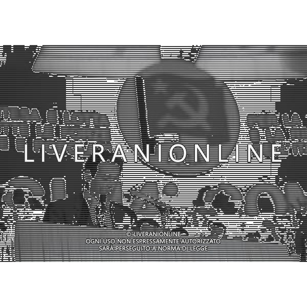RETROSPETTIVA LUCIANO LAMA POLITICO NELL FOTO LUCIANO LAMA A ROMA AL CONGRESSO DEL PARTITO COMUNISTA ITALIANO NELL\'ANNO 1975 AG ALDO LIVERANI SAS 
