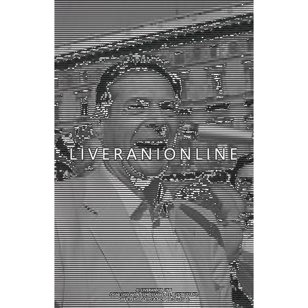 RETROSPETTIVA LUCIANO LAMA POLITICO NELL FOTO LUCIANO LAMA A MILANO IN UN COMIZIO IN PIAZZA DUOMO ALLA PRESENZA DEL SINDACO DI MILANO CARLO TOGNOLI NELL\'ANNO 1980 AG ALDO LIVERANI SAS  
