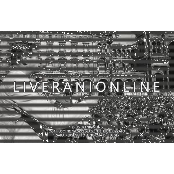 RETROSPETTIVA LUCIANO LAMA POLITICO NELL FOTO LUCIANO LAMA A MILANO IN UN COMIZIO IN PIAZZA DUOMO ALLA PRESENZA DEL SINDACO DI MILANO CARLO TOGNOLI NELL\'ANNO 1980 AG ALDO LIVERANI SAS  