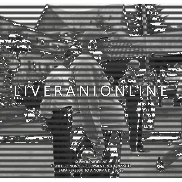 RETROSPETTIVA PIETRO NENNI POLITICO NELLA FOTO NENNI PIETRO A LURISIA IN VACANZA IL 12-08-1964 GIOCA A BOCCE AG ALDO LIVERANI SAS