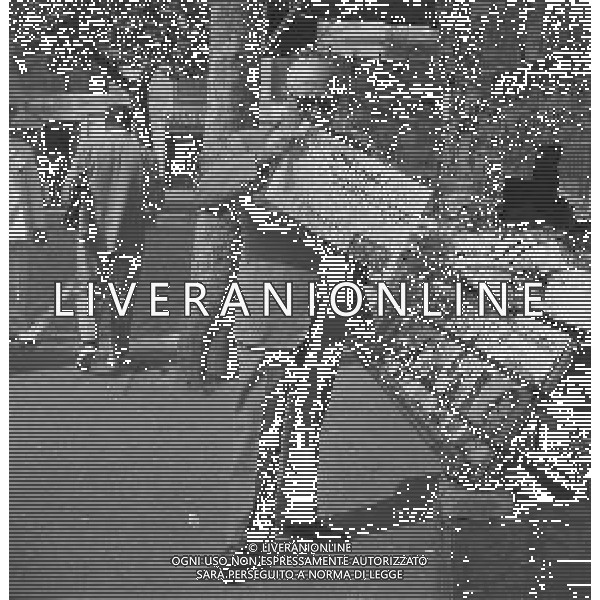 RETROSPETTIVA PIETRO NENNI POLITICO  NELLA FOTO PIETRO NENNI A ROMA NELL\'ANNO 1950 LEGGE IL GIORNALE “AVANTI“  AG ALDO LIVERANI SAS