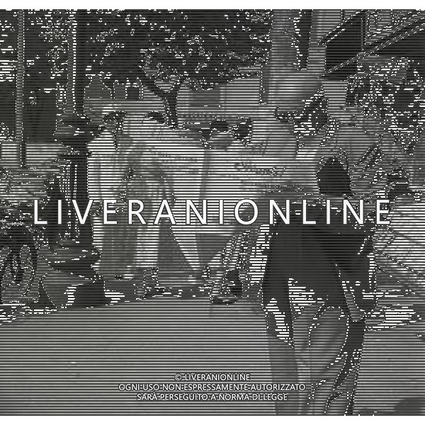 RETROSPETTIVA PIETRO NENNI POLITICO  NELLA FOTO PIETRO NENNI A ROMA NELL\'ANNO 1950 LEGGE IL GIORNALE “AVANTI“  AG ALDO LIVERANI SAS