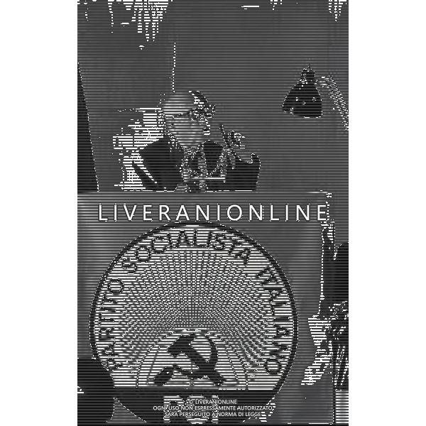 RETROSPETTIVA PIETRO NENNI POLITICO NELLA FOTO NENNI PIETRO A GENOVA NELL\'ANNO 1972 AL CONGRESSO DEL PARTITO SOCIALISTA ITALIANO AG ALDO LIVERANI SAS  