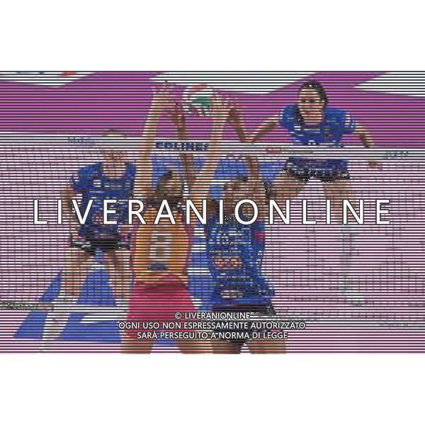 © TVRG Alessia Orro (Vero Volley Monza) e Haleigh Washington (AGIL Volley Novara) AGIL Volley Igor Gorgonzola Novara vs Vero Volley Monza Novara 27-04-2022 Pala Igor Gorgonzola campionato femminile Serie A1 gara 3 semifinale playoff foto Roberto Garavaglia/ag. Aldo Liverani sas
