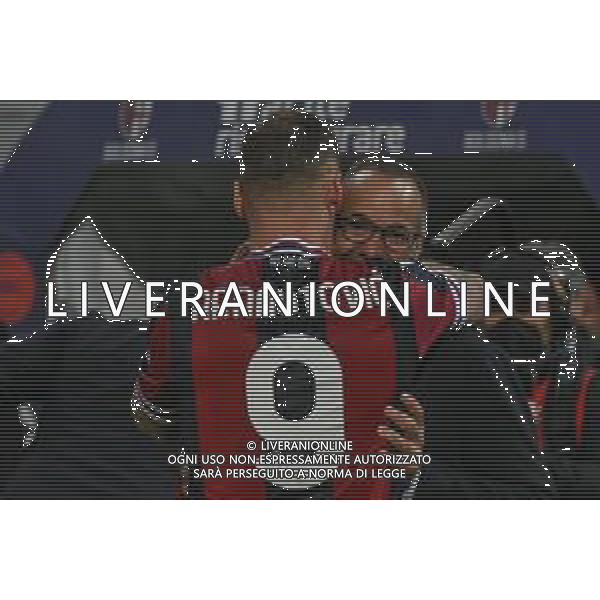 BOLOGNA - INTER CAMPIONATO CALCIO SERIE A TIM 27.04.2022 NELLA FOTO ESULTANZA DI MARKO ARNAUTOVIC A FINE GARA CON IL PRESIDENTE JOEY SAPUTO ©VILLANI/AGENZIA ALDO LIVERANI SAS