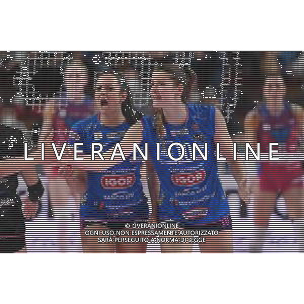 ¬© TVRG Caterina Bosetti (AGIL Volley Novara) SX e Cristina Chirichella (AGIL Volley Novara) DX AGIL Volley Igor Gorgonzola Novara vs Vero Volley Monza Novara 27-04-2022 Pala Igor Gorgonzola campionato femminile Serie A1 gara 3 semifinale playoff foto Roberto Garavaglia/ag. Aldo Liverani sas/AGENZIA ALDO LIVERANI SAS