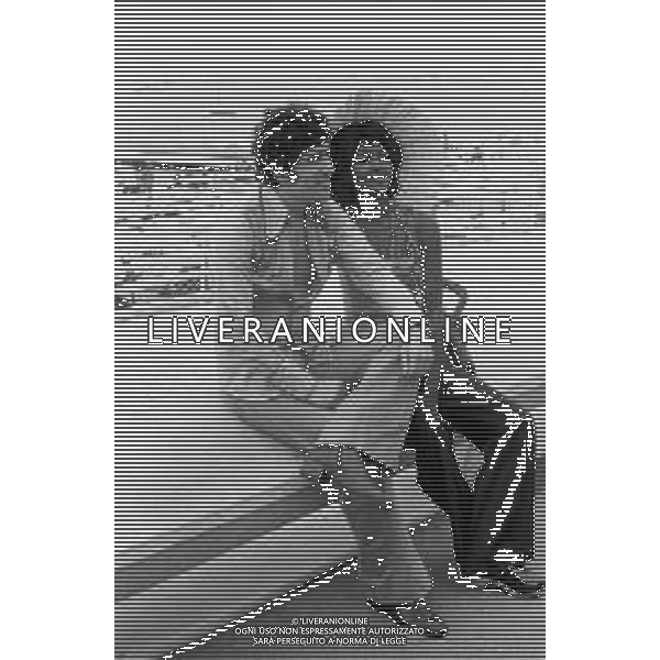 RETROSPETTIVA NINETTO DAVOLI ATTORE NELLA FOTO CON L\'ATTRICE INES PELLEGRINI AL FESTIVAL DI CANNES NEL 1974 ©Archivio Giovanni Liverani/AG ALDO LIVERANI SAS