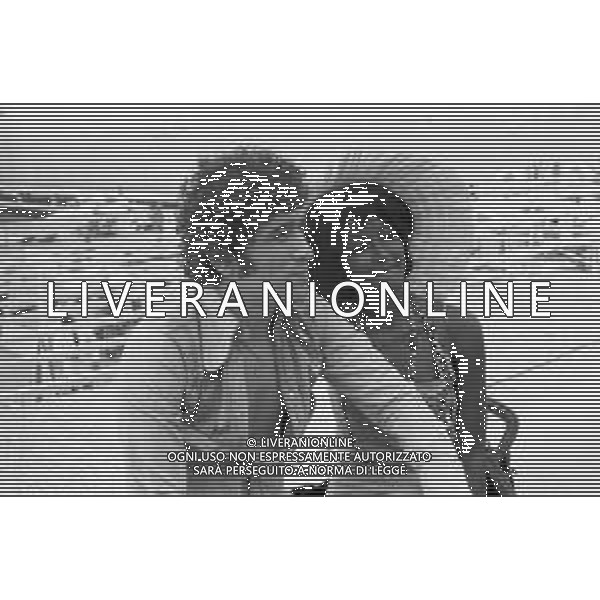 RETROSPETTIVA NINETTO DAVOLI ATTORE NELLA FOTO CON L\'ATTRICE INES PELLEGRINI AL FESTIVAL DI CANNES NEL 1974 ©Archivio Giovanni Liverani/AG ALDO LIVERANI SAS