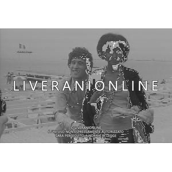 RETROSPETTIVA NINETTO DAVOLI ATTORE NELLA FOTO CON L\'ATTRICE INES PELLEGRINI AL FESTIVAL DI CANNES NEL 1974 ©Archivio Giovanni Liverani/AG ALDO LIVERANI SAS