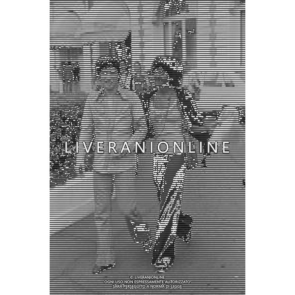 RETROSPETTIVA NINETTO DAVOLI ATTORE NELLA FOTO CON L\'ATTRICE INES PELLEGRINI AL FESTIVAL DI CANNES NEL 1974 ©Archivio Giovanni Liverani/AG ALDO LIVERANI SAS