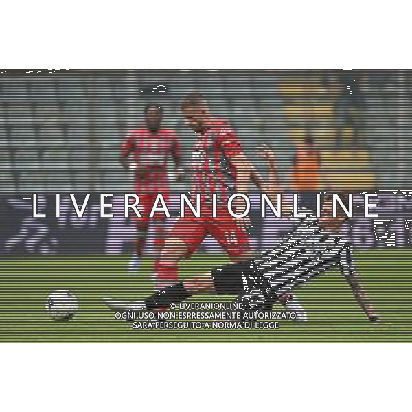 © TVRG Luca Valzania (Cremonese) e Marcel Buchel (Ascoli) Cremonese vs Ascoli Cremona 30-04-2022 Stadio Giovanni Zini Campionato Serie BKT - 37a giornata foto Roberto Garavaglia/ag. Aldo Liverani sas/AGENZIA ALDO LIVERANI SAS