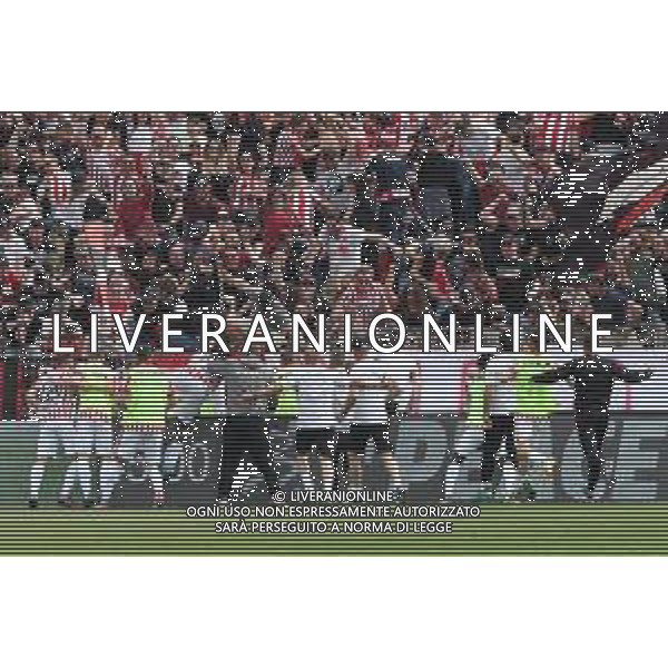 VICENZA - LECCE CAMPIONATO CALCIO SERIE BKT 30.04.2022 NELLA FOTO ESULTANZA DOPO IL GOL DELLA VITTORIA DI FILIPPO RANOCCHIA SOTTO LA CURVA DEI TIFOSI AGENZIA ALDO LIVERANI SAS