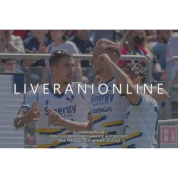 30-4-2022. Cagliari Calcio-Hellas Verona F.C., 35° giornata Serie A 2021/2022. Italia, Sardegna, Cagliari, stadio Unipol Domus. Salvatore Moi/Aldo Liverani s.a.s.. Nella foto: Gol dell\'Hellas Verona in trasferta contro Cagliari, allo stadio Unipol Domus di Cagliari. Segna: Antonin Barak Hellas Verona Esultanza ©MOI/AGENZIA ALDO LIVERANI SAS