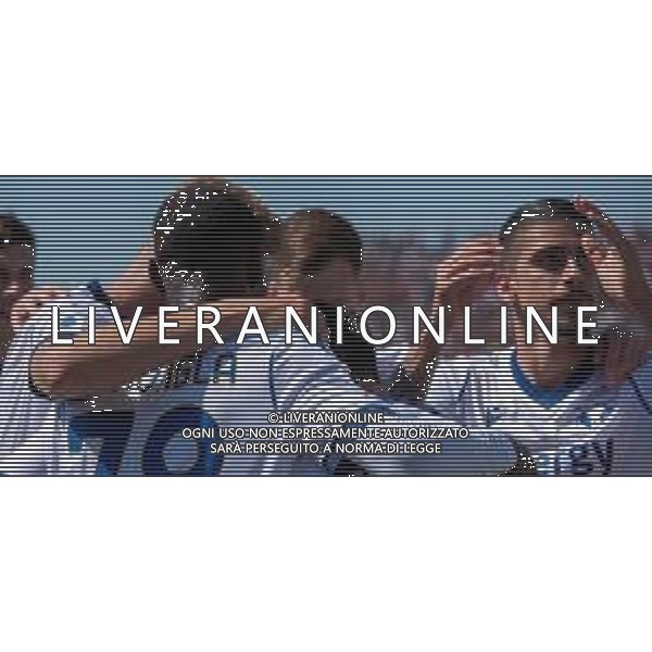 30-4-2022. Cagliari Calcio-Hellas Verona F.C., 35° giornata Serie A 2021/2022. Italia, Sardegna, Cagliari, stadio Unipol Domus. Salvatore Moi/Aldo Liverani s.a.s.. Nella foto: Gol dell\'Hellas Verona in trasferta contro Cagliari, allo stadio Unipol Domus di Cagliari. Segna: Caprari Hellas Verona Esultanza ©MOI/AGENZIA ALDO LIVERANI SAS