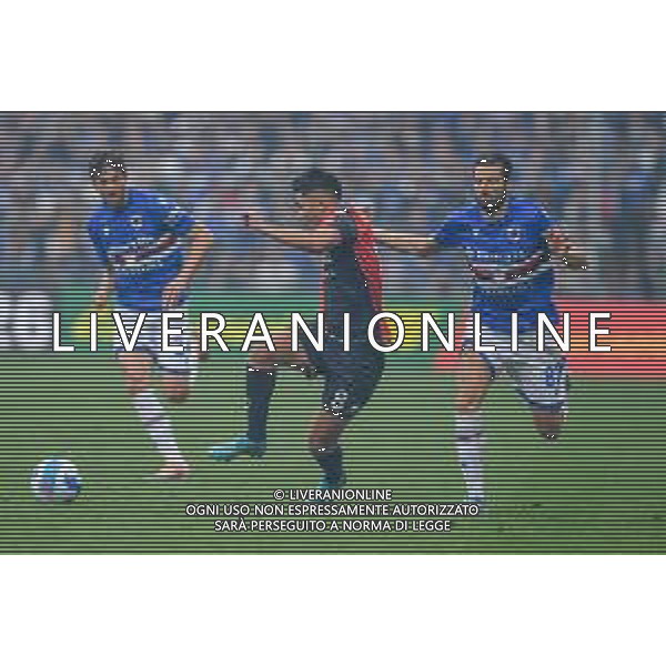 Danilo Vigo/LMedia - UC Sampdoria vs Genoa CFC - italian soccer Serie A match 2021/2022 April 30 2022 - Luigi Ferraris stadium Genova, Italy UC Sampdoria vs Genoa CFC Photo showing: Nadiem Amiri (Genoa) - Antonio Candreva (Sampdoria) @Danilo Vigo/LiveMedia /AGENZIA ALDO LIVERANI SAS