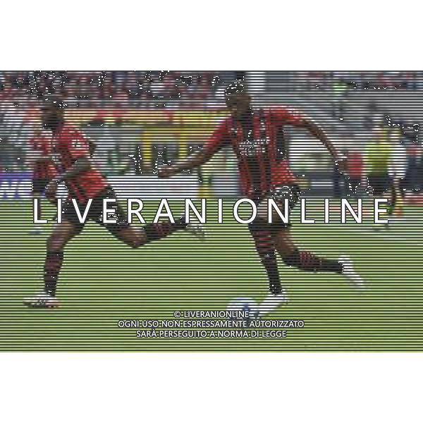 Fikayo Tomori (Milan) e sulla SX Franck Kessie (Milan) Milan vs Fiorentina Milano 01-05-2022 Stadio Giuseppe Meazza - San Siro Campionato Serie A TIM - 35a giornata foto Roberto Garavaglia/ag. Aldo Liverani sas/AGENZIA ALDO LIVERANI SAS