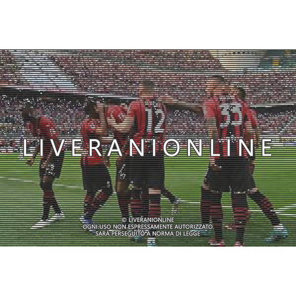 esultanza Milan dopo il gol dell\'1 a 0 Rafael Leao Milan vs Fiorentina Milano 01-05-2022 Stadio Giuseppe Meazza - San Siro Campionato Serie A TIM - 35a giornata foto Roberto Garavaglia/ag. Aldo Liverani sas/AGENZIA ALDO LIVERANI SAS