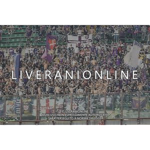 tifosi Fiorentina Milan vs Fiorentina Milano 01-05-2022 Stadio Giuseppe Meazza - San Siro Campionato Serie A TIM - 35a giornata foto Roberto Garavaglia/ag. Aldo Liverani sas/AGENZIA ALDO LIVERANI SAS