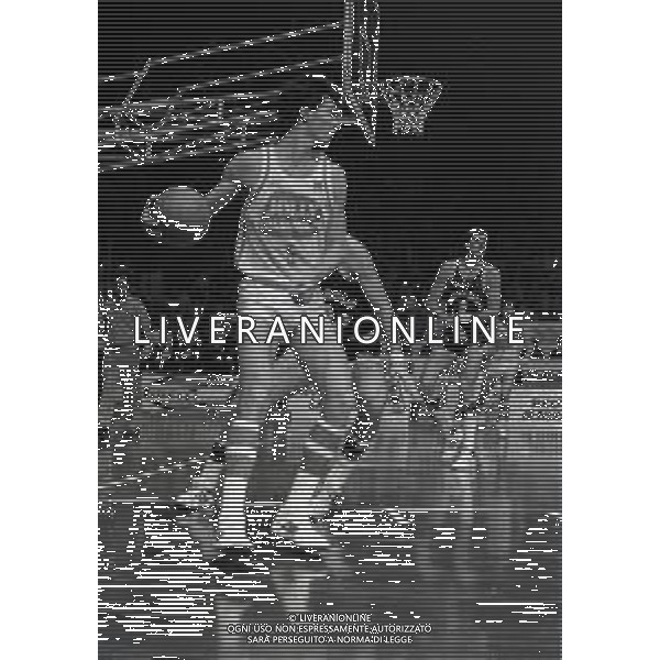 1983-1984 CANTU\' CAMPIONATO DI BASKET SERIE A 1 JOLLYCOLOMBANI CANTU\'-GRANAROLO BOLOGNA 87-72 NELLA FOTO FAUSTO BARGNA AG ALDO LIVERANI SAS