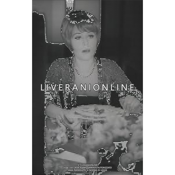 RETROSPETTIVA ANNIE GIRARDOT ATTRICE NELLA FOTO ANNIE GIRARDOT A ROMA NELL\'ANNO 1968 AG ALDO LIVERANI SAS