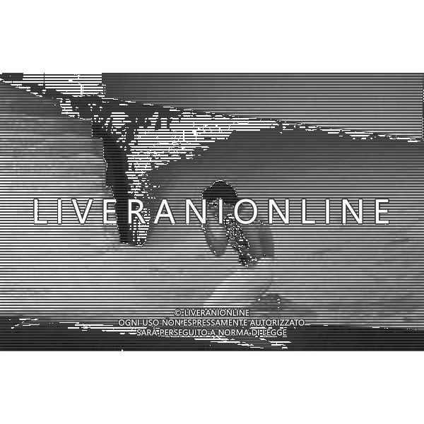 RETROSPETTIVA MONICA GUERRITORE ATTRICE DI CINEMA E TEATRO NELLA FOTO CON MASSIMO RANIERI NELLA COMMEDIA TEATRALE \'La dodicesima notte ... o quel che volete\' A MILANO NEL 1979 ©Archivio Giovanni Liverani/AGENZIA ALDO LIVERANI SAS