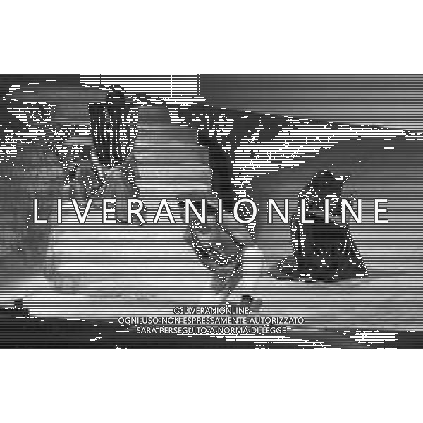 RETROSPETTIVA MONICA GUERRITORE ATTRICE DI CINEMA E TEATRO NELLA FOTO CON MASSIMO RANIERI NELLA COMMEDIA TEATRALE \'La dodicesima notte ... o quel che volete\' A MILANO NEL 1979 ©Archivio Giovanni Liverani/AGENZIA ALDO LIVERANI SAS