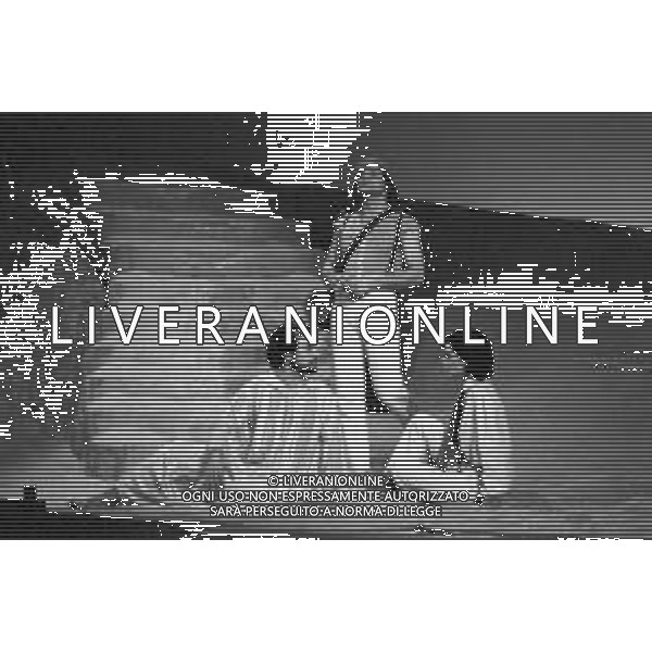 RETROSPETTIVA MONICA GUERRITORE ATTRICE DI CINEMA E TEATRO NELLA FOTO CON MASSIMO RANIERI NELLA COMMEDIA TEATRALE \'La dodicesima notte ... o quel che volete\' A MILANO NEL 1979 ©Archivio Giovanni Liverani/AGENZIA ALDO LIVERANI SAS