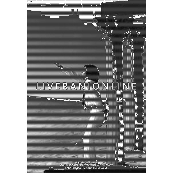 RETROSPETTIVA MONICA GUERRITORE ATTRICE DI CINEMA E TEATRO NELLA FOTO NELLA COMMEDIA TEATRALE \'La dodicesima notte ... o quel che volete\' A MILANO NEL 1979 ©Archivio Giovanni Liverani/AGENZIA ALDO LIVERANI SAS