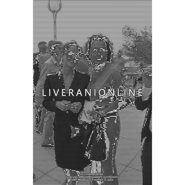RETROSPETTIVA MONICA GUERRITORE ATTRICE DI CINEMA E TEATRO NELLA FOTO CON LA MADRE GIUSEPPINA PENTIMALLI AL FESTIVAL DI VENEZIA NEL 1981 ©Archivio Giovanni Liverani/AGENZIA ALDO LIVERANI SAS