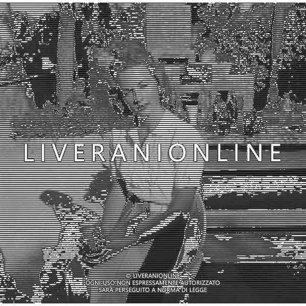 RETROSPETTIVA DEI FIGLI DELL\'ATTRICE SVEDESE INGRID BERGMAN NELLA VILLA SUI COLLI DI ROMA NEL 1955 NELLA FOTO LA FIGLIA PIA LINDSTROM NEL GIARDINO DI CASA ©Archivio Giovanni Liverani/AGENZIA ALDO LIVERANI SAS