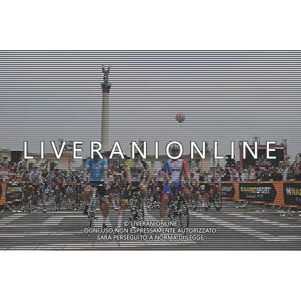 06-05-2022 Giro D\'italia; Tappa 01 Budapest - Visegrad; 2022, Eolo - Kometa; 2022, Groupama - Fdj; 2022, Intermarche - Wanty Gobert; Fetter, Erik; Valter, Attila; Peak, Barnabas; Budapest; ©SIROTTI/AGENZIA ALDO LIVERANI SAS