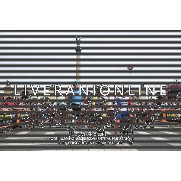 06-05-2022 Giro D\'italia; Tappa 01 Budapest - Visegrad; 2022, Eolo - Kometa; 2022, Groupama - Fdj; 2022, Intermarche - Wanty Gobert; Fetter, Erik; Valter, Attila; Peak, Barnabas; Budapest; ©SIROTTI/AGENZIA ALDO LIVERANI SAS