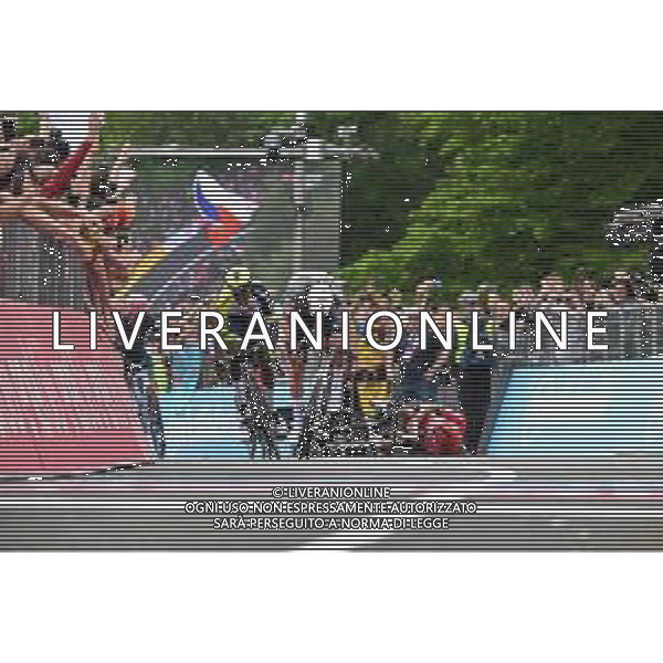 06-05-2022 Giro D\'italia; Tappa 01 Budapest - Visegrad; 2022, Alpecin - Fenix; 2022, Intermarche - Wanty Gobert; 2022, Lotto - Soudal; Van Der Poel, Mathieu; Gyrmai Hailu, Biniam; Ewan, Caleb; Visegrad; ©SIROTTI/AGENZIA ALDO LIVERANI SAS