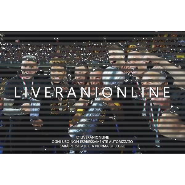 Emmanuele Mastrodonato/LMedia - US Lecce vs Pordenone Calcio - Italian soccer Serie B match 2021/2022 May 06 2022 - Stadio Via del Mare Lecce, Italy US Lecce vs Pordenone Calcio Photo showing: US Lecce celebrates for the championship victory @Emmanuele Mastrodonato/LiveMedia AG ALDO LIVERANI SAS