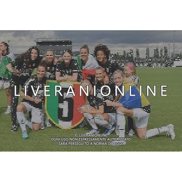 Vinovo (To) 07.05.2022 Juventus Training Center ©Manuela Viganti/Agenzia Aldo Liverani Festa Juventus Woman vittoria Campionato Calcio Serie A Nella foto: la juventus woman festeggia la vittoria del campionato di serie A femminile ©TV Viganti / AGENZIA ALDO LIVERANI SAS
