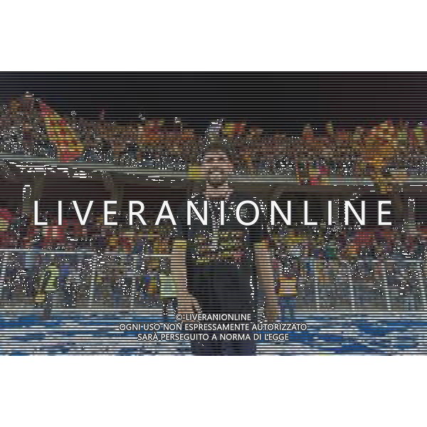 Emmanuele Mastrodonato/LMedia - US Lecce vs Pordenone Calcio - Italian soccer Serie B match 2021/2022 May 06 2022 - Stadio Via del Mare Lecce, Italy US Lecce vs Pordenone Calcio Photo showing: Arturo Calabresi (US Lecce) celebrates for the championship victory @Emmanuele Mastrodonato/LiveMedia AG ALDO LIVERANI SAS